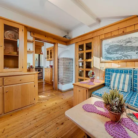 Pagan Apartment *